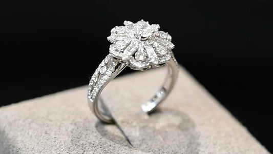 Giá nhẫn kim cương tự nhiên bao nhiêu? Rẻ nhất bao nhiêu tiền?