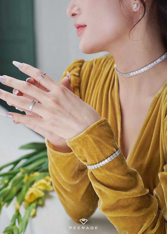 GỢI Ý CHỌN TRANG PHỤC VÀ TRANG SỨC KIM CƯƠNG CHO NGÀY TẾT MÙNG 1: ĐI CHÙA CẦU MAY