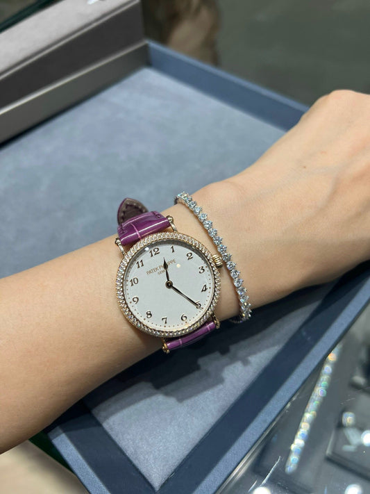TINH TẾ VÀ VĨNH CỬU: VẺ ĐẸP VƯỢT THỜI GIAN CỦA TRANG SỨC TENNIS PEERAGE DIAMOND